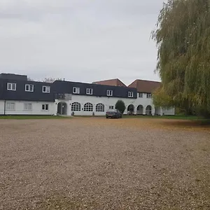Hotel Oyo Belvoir